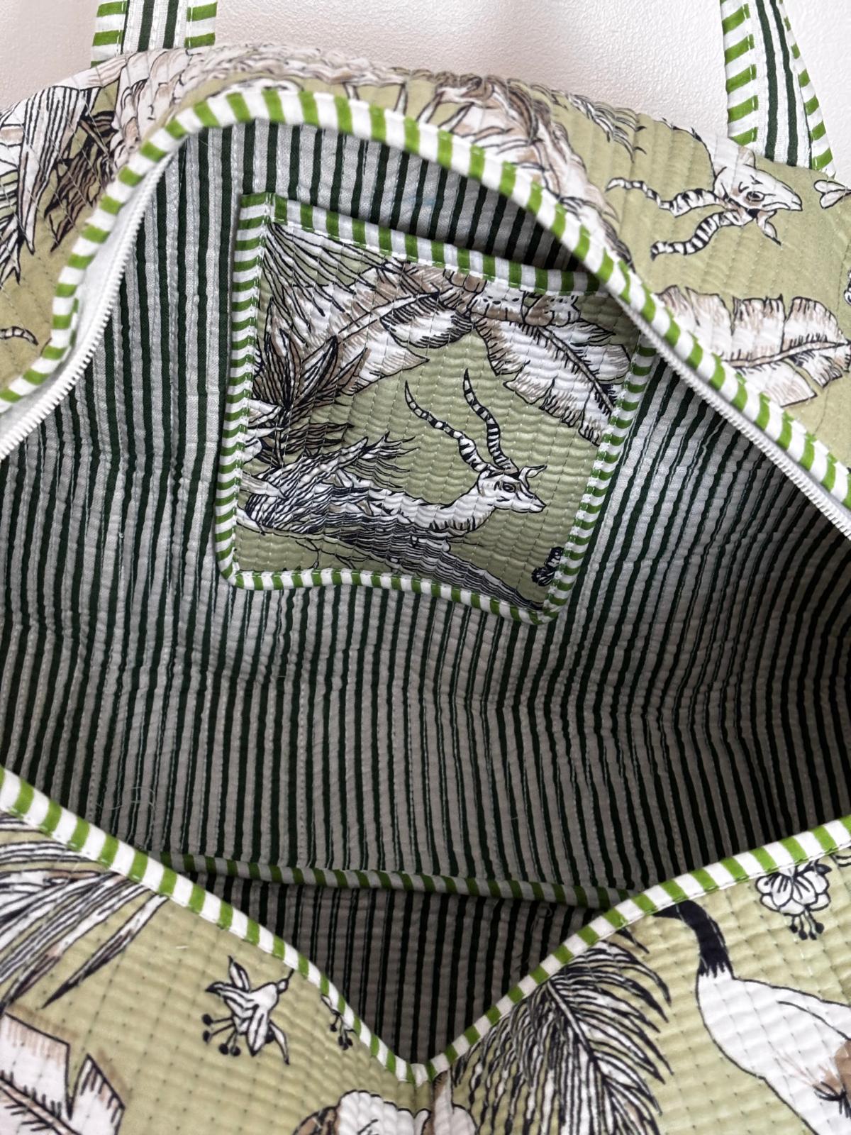 Quilted Cotton Safari Jungle Print Weekender Duffel Bag – Green Travel Holdall for Women